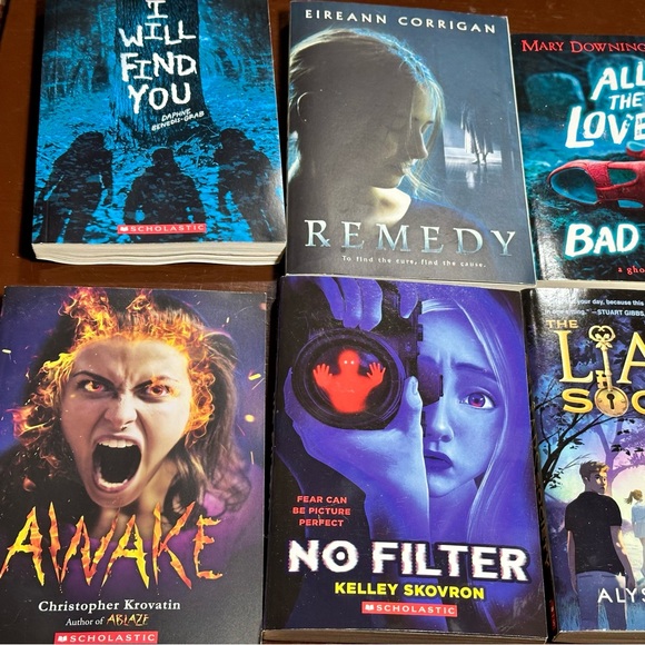 Scholastic Mystery Books Lot of 6 Tween Teen Summer Reading Middle Grades - Picture 2 of 10